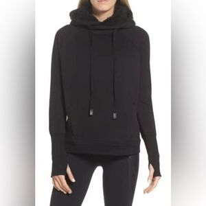 Alo Frost Faux Shearling Pullover Hoodie in black - size S